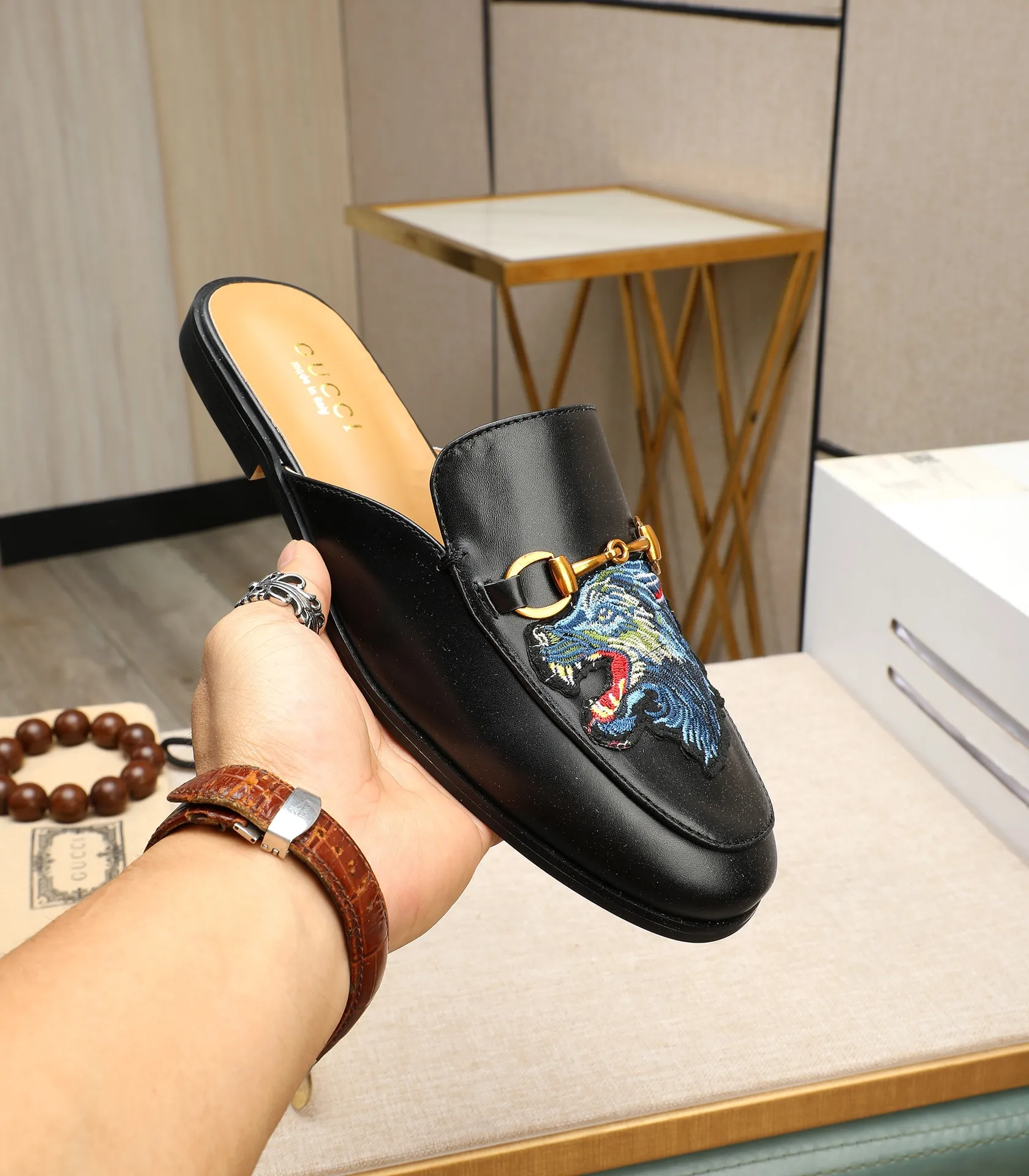 Men's clothing and shoes 💰380 (Gucci) The latest 🎁🎁 casual and fashionable men's shoes 👟 from the official website, hot style 💥 style is simple and elegant, exclusive for trendy men. Unique official website latest brand double G elements 👑 original Gucci decoration, fashionable and generous, original material original calfskin, ✅ fully imported first-layer pigskin lining, official website designated wear-resistant, lightweight original rubber casual outsole, counter classic model taken in kind, 38-44 black and white optional